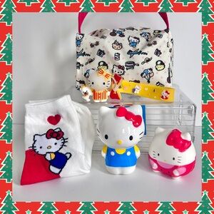 ❤️(HK334) Hello Kitty Adorable 5-Piece Travel Pouch Bundle!